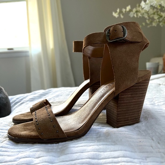 Lucky Brand suede block heels - Picture 5 of 11